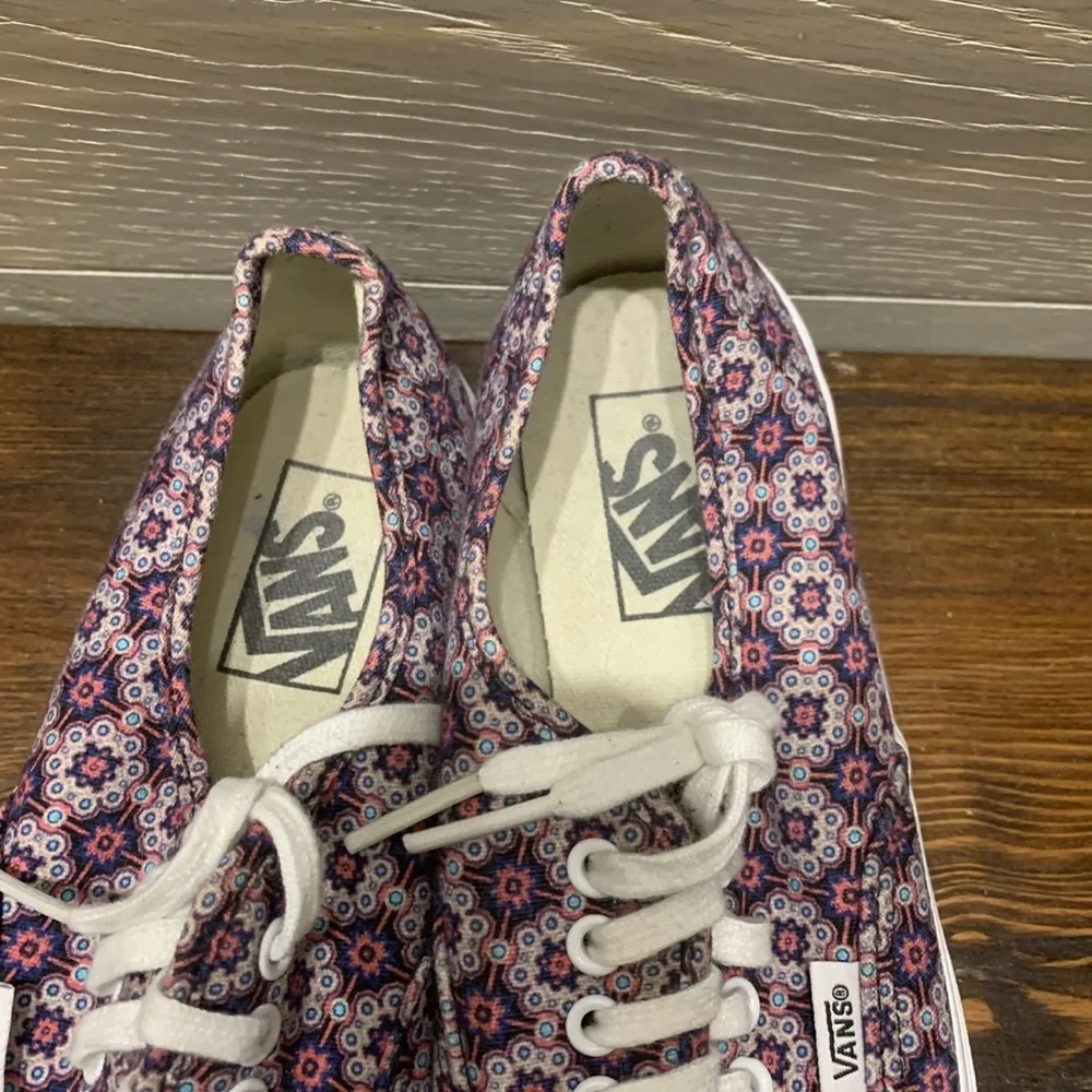 Vans Sneakers Slim‎ Hot Geometric Coral / Men’s 5.5 / Women’s 7